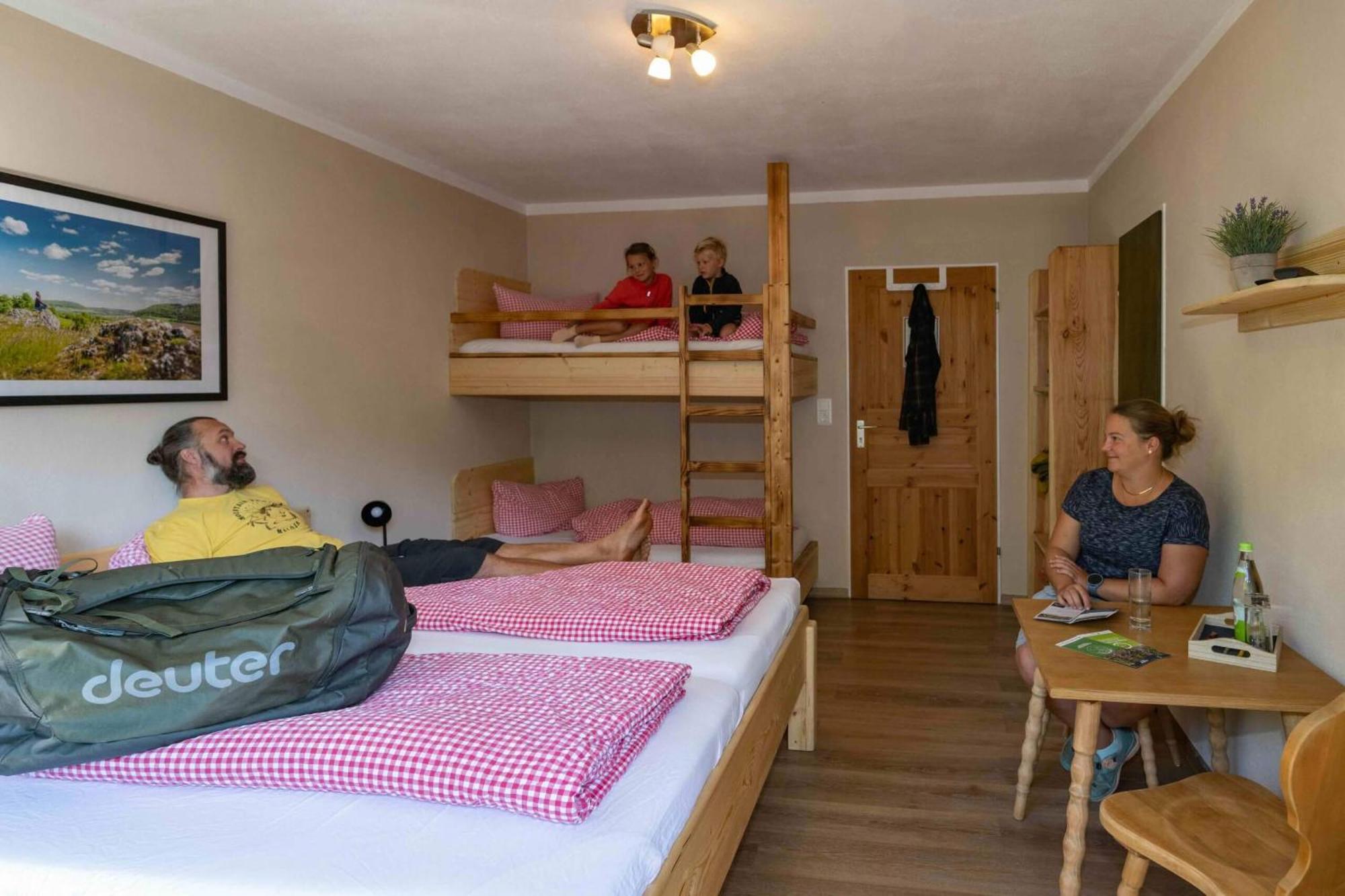Talstation Heumoederntal Hotel Treuchtlingen Buitenkant foto